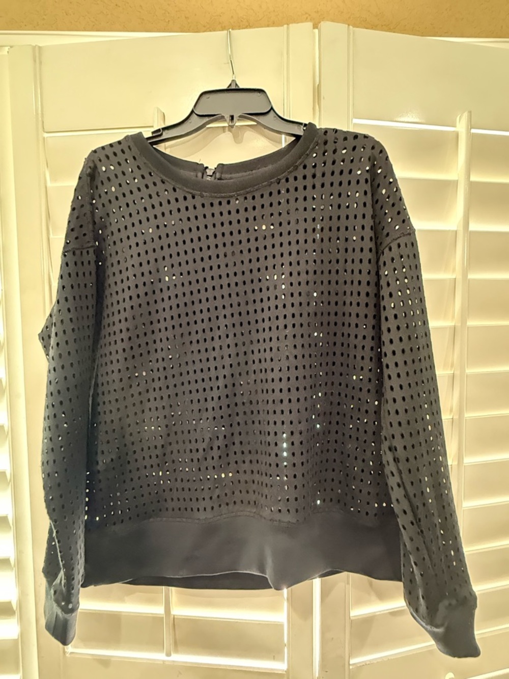 Xersion Black Perforated Crewneck Sweatshirt
